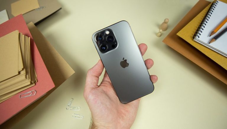 Russians WILL STILL BE ABLE TO BUY THE NEWEST IPHONE even though the company has left