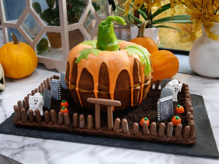 Halloween pumpkin cake Halloween pumpkin cake