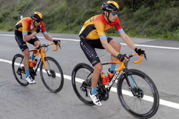 The chaos of the race around the Basque Country continues The chaos of the race around the Basque Country continues